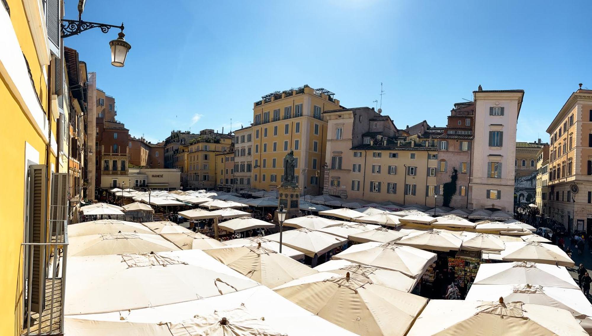 View On Campo De Fiori Irex Apartment Rom Exteriör bild